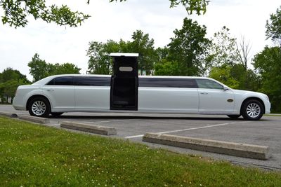 Stretch Limo - Chrysler 300