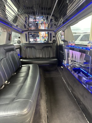 Stretch Limo - Lincoln MKT