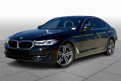 Luxury Sedan - BMW 5-Series