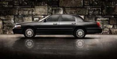 Sedan - Lincoln Town Car