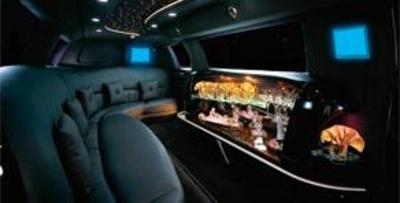 Stretch Limo - Lincoln Town Car